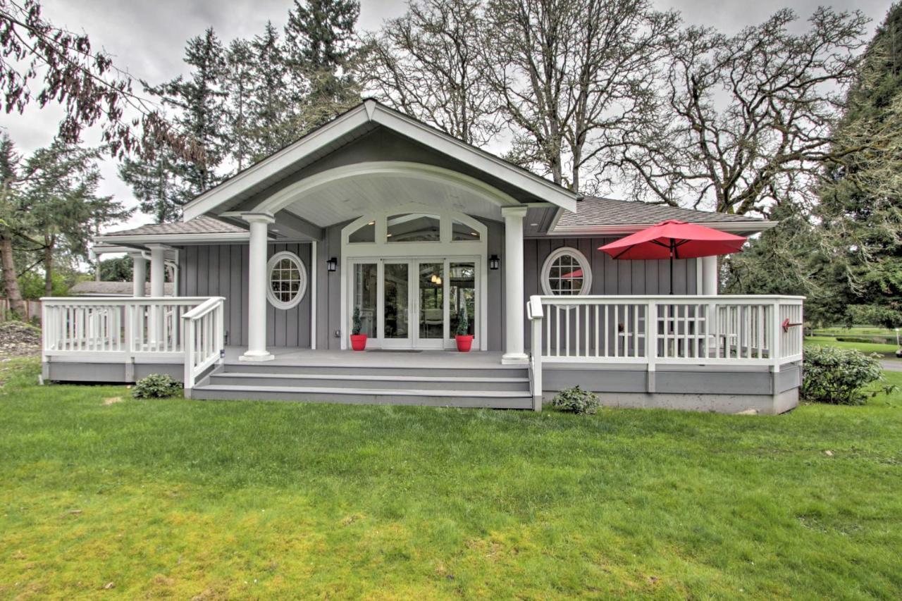 Contemporary Tacoma Cottage With Deck And Pond! ภายนอก รูปภาพ